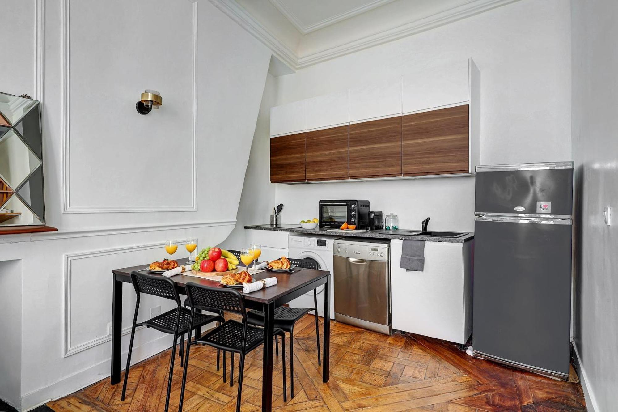 Eiffel Tower & Invalides - 1Br - Cityapartmentstay Париж Екстериор снимка
