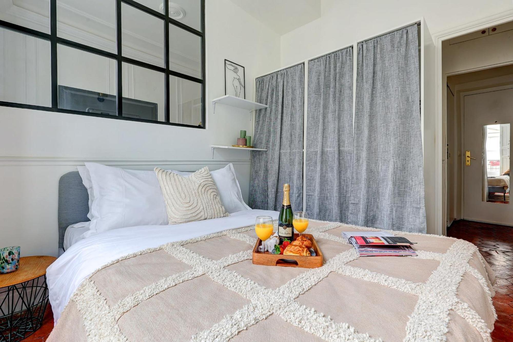 Eiffel Tower & Invalides - 1Br - Cityapartmentstay Париж Екстериор снимка